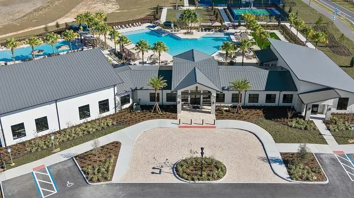 Vista aérea do clubhouse do Wellness Ridge Clermont FL, comunidade Lennar para brasileiros em Orlando